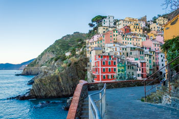 Ansicht des Dorfs, Riomaggiore, Cinque Terre, Italien
