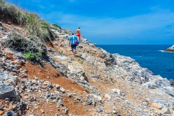 Il sentiero sull'isola Palmaria, vicino a Portovenere, Cinque Terre, Italia