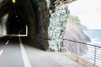 Tunel pomiędzy Levanto a Bonassolą, Cinque Terre, Włochy