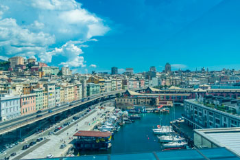 Vista del paseo marítimo, Genova, Italia